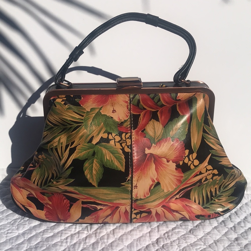 Tropical leather Patricia Nash handbag Hawaiian print